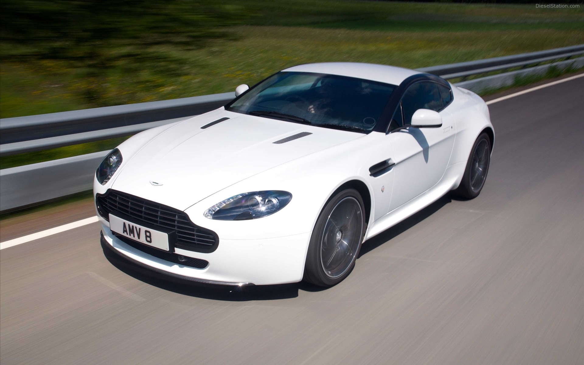 Aston Martin V8 Vantage N420 2011